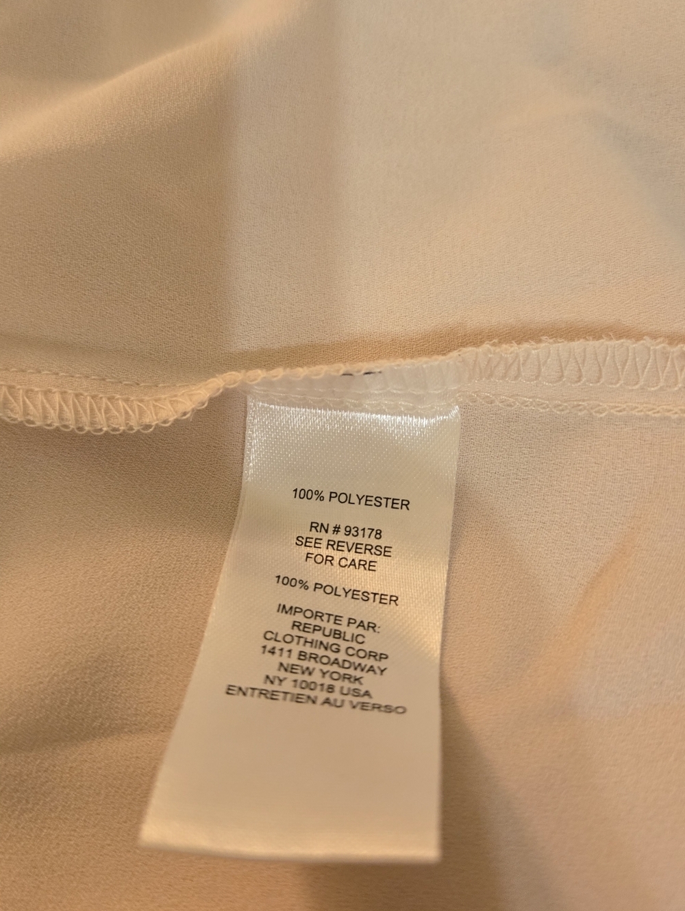 T Tahari Women's Ruffled V-Neck Button Front Top - Cream Plus Size 3X Romantic - Picture 8 of 10